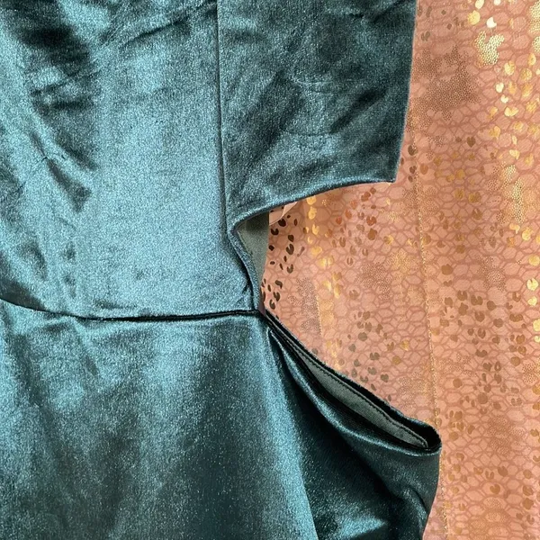 Lulus Cabaret cutie emerald green velvet cutout bodycon mini dress, size L NWT - Image 6