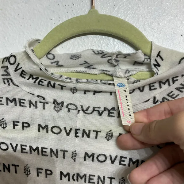 Free People Movement White High Jump Printed Logo Long Sleeve Sz S - Image 5