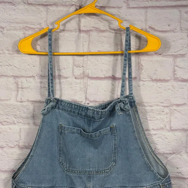 Cider Women’s Large Denim Overalls Shorts - Image 4