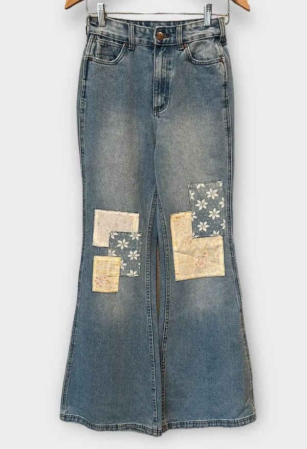 Billabong x Wrangler Patch Flare Jeans Size 25 - Image 4