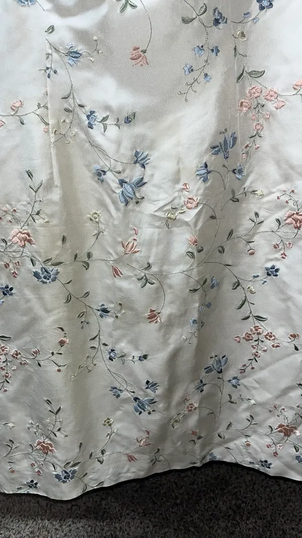 Embroidered dress - Image 2