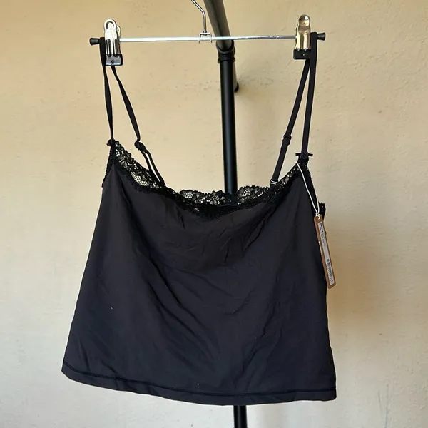 SKIMS Fits Everybody Lace Cami S NWT black onyx - Image 2