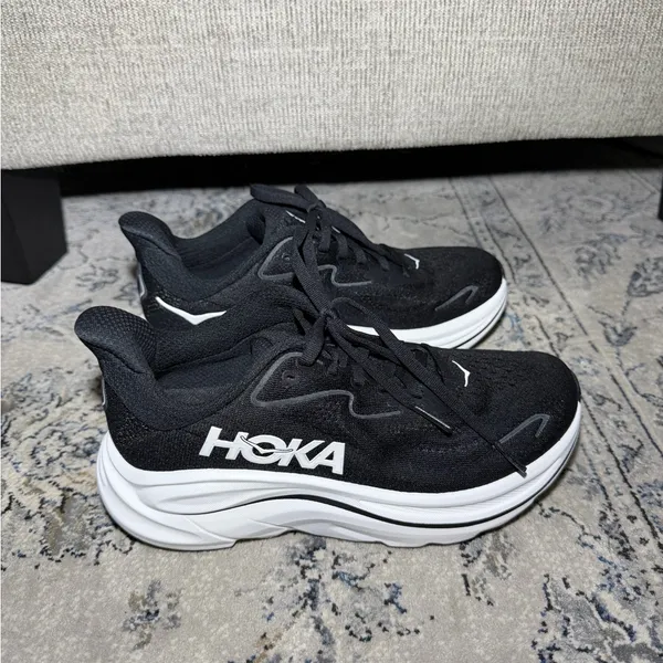 Hoka Clifton 10 running shoes black - Image 4