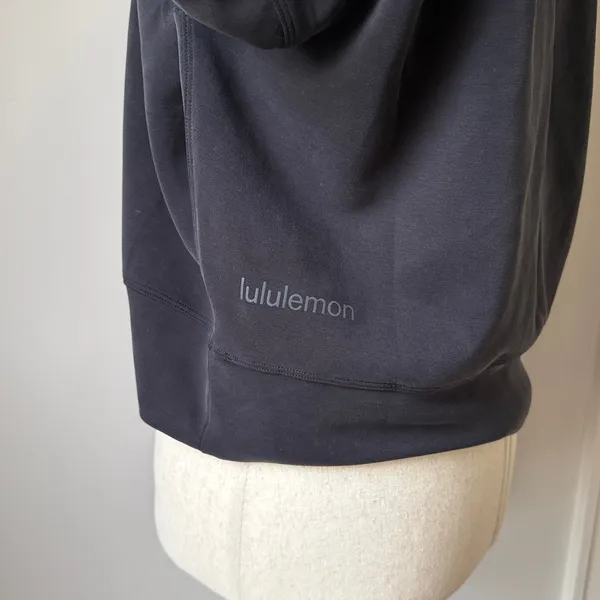 lululemon Black Crew Neck Sweatshirt Softstreme Cropped Athletic Sweater Medium - Image 4