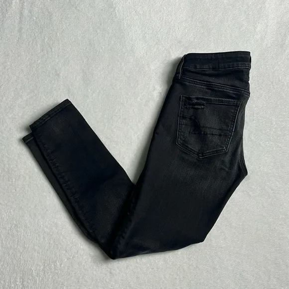 American Eagle Women’s Black Denim Distressed Jegging Size 4 SHORT - Image 2