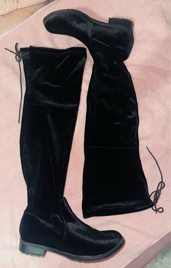 Black suede thigh-high boots  - Image 3