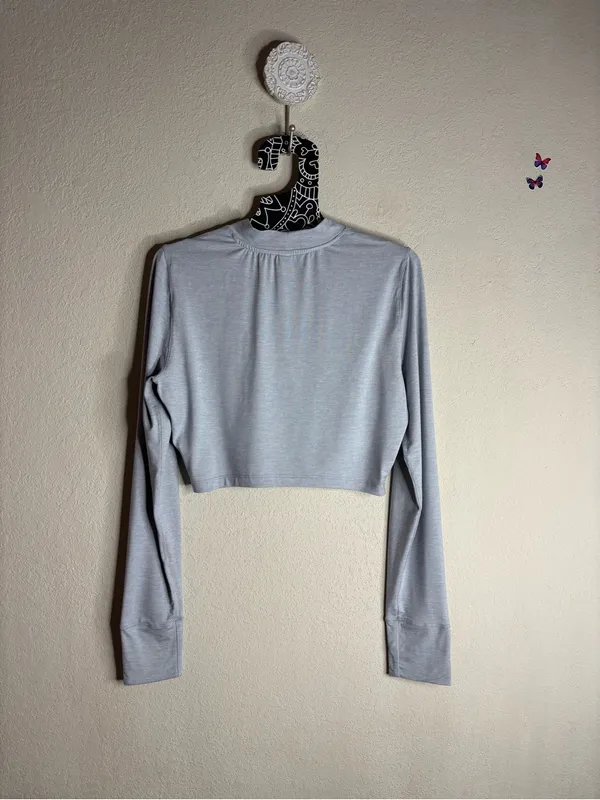 Vuori Long Sleeve Lux Crop Tee heather gray size large - Image 3