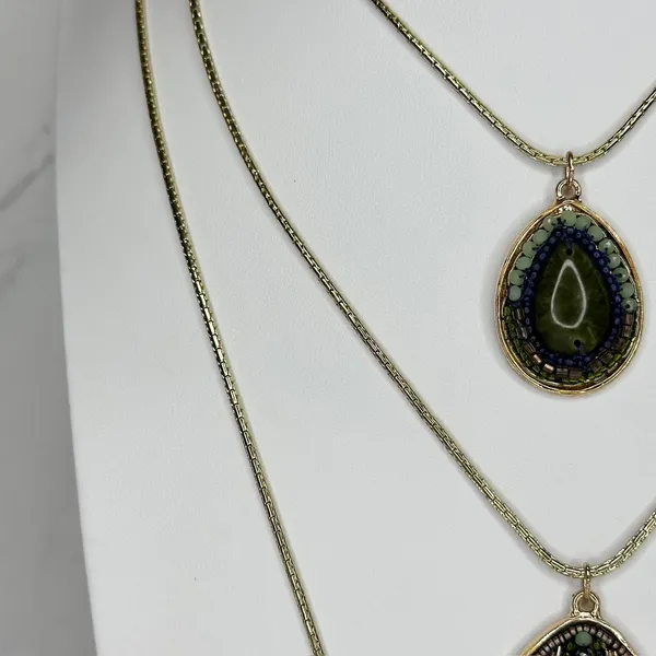 Chico's Layered Gold Tone Necklace Stone Cabochon Pendants ✨ - Image 6