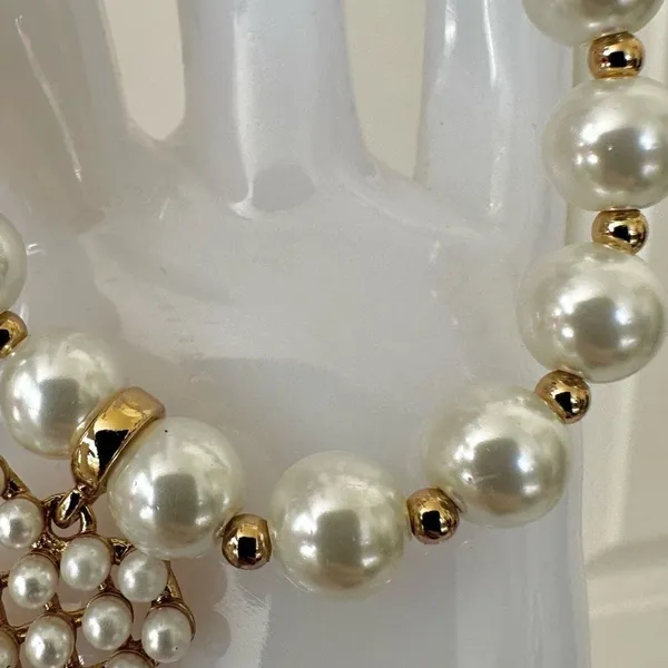 Faux pearl heart charm stretchy bracelet - Image 9