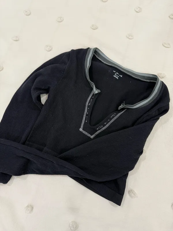 Urban Outfitters Crop Long Sleeve Top - Image 2
