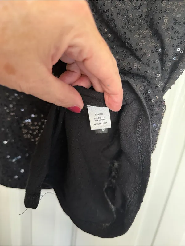 Express Sequin V-Neck Short Sleeve Top - Black. Sz‎ L - Image 5