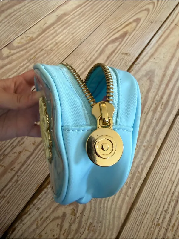 Stoney Clover Lane x Target daisy patch clear circle pouch in light blue - Image 4