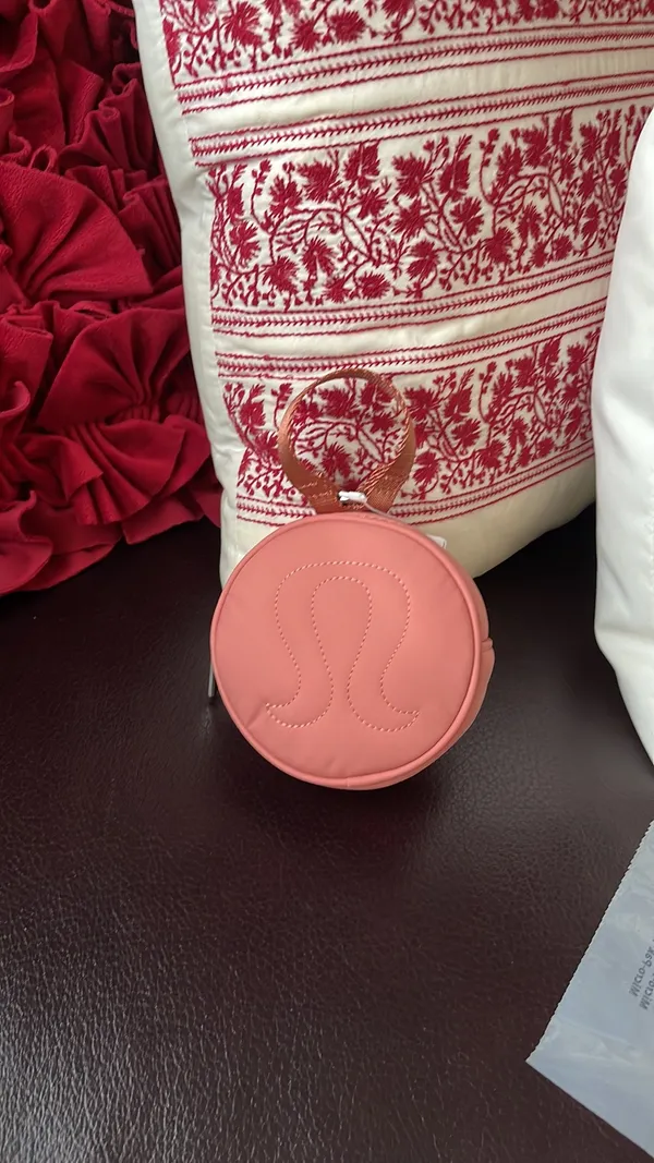 Lululemon logo pouch in pink savannah NWT in original package - Image 6