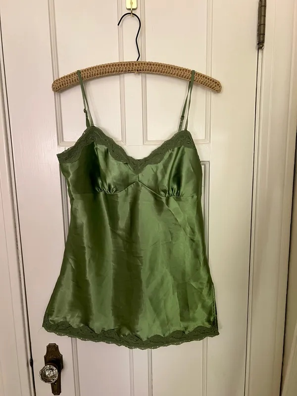 green slip top Size M - Image 2