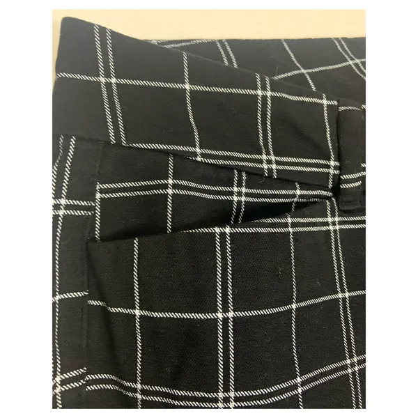 Women’s Old Navy Pixie Mid-Rise Plaid Checkered Capri Pants Black Grid Size 16 - Image 3