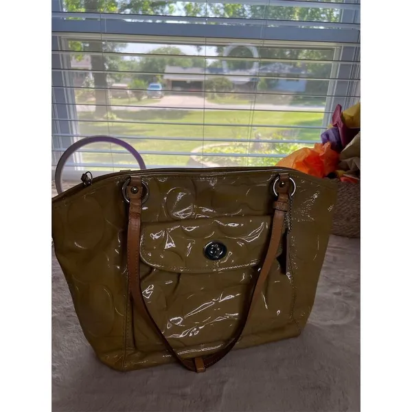 Coach Leah Yellow Shoulder Bag Signature Embossed Design Women's Handbag - Image 7