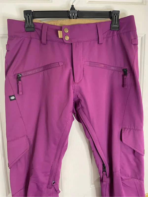 686 Women's Purple Cargo Insulated Snow Pants Size Medium ski gorpcore - Image 4