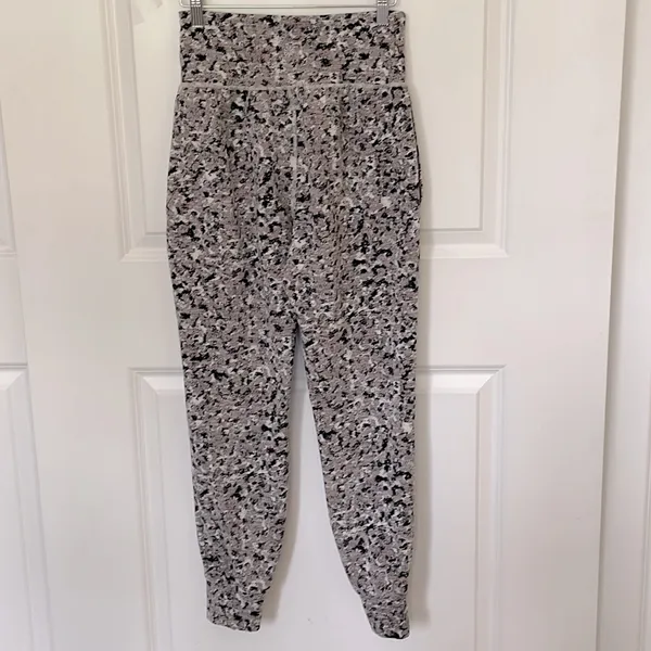 Athleta Salutation Textured Joggers Small Loungewear Activewear - Image 4