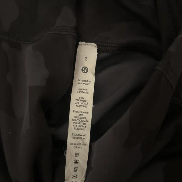 Lululemon black camo high rise leggings - Image 5