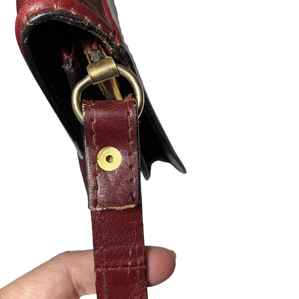 Maca Oxblood Leather Saddle Bag Crossbody Turn Lock Made in Italy Vintage - Image 4