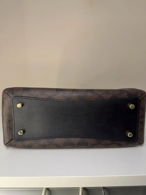 Coach - Image 6