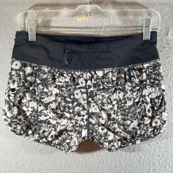 1108 | Lululemon Speed Up Floral Print Running Athletic Shorts Black‎ White 4 - Image 2