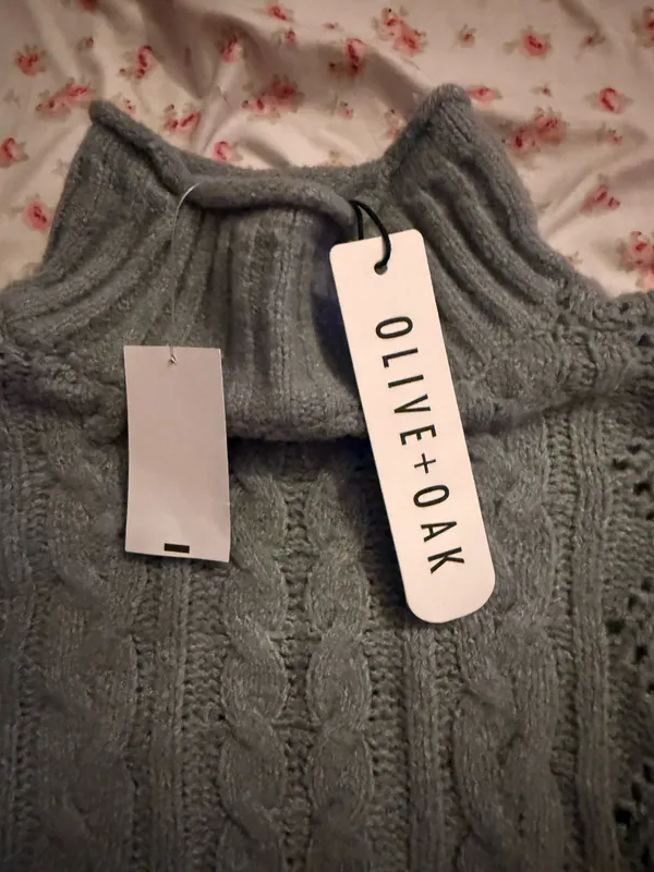 Olive & Oak green sweater - Image 2