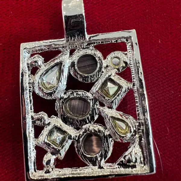 Purple gemstone pendant - Image 2