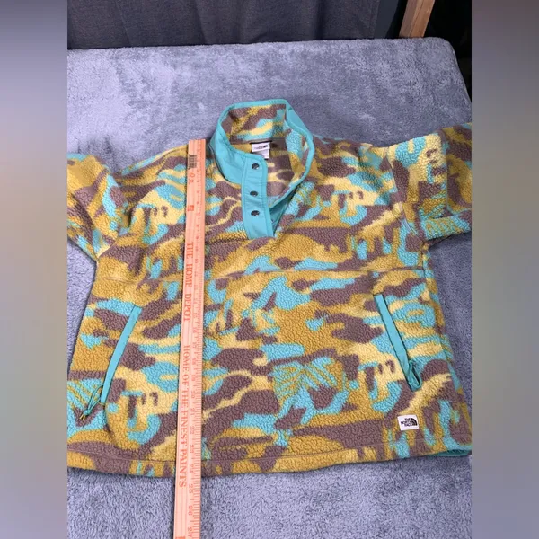 The north face Cragmont Fleece 1/4 Snap Jacket in a camouflage large - Image 8