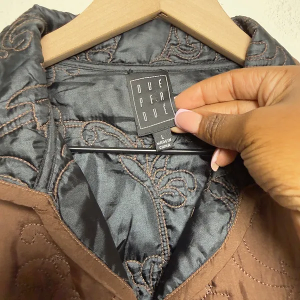 Due Per Due Women 100% SILK Chore Jacket L Brown Reversible Quilted‎ Embroidered - Image 4