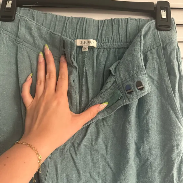 Z Supply Green Cropped Ankle Pants - Image 4