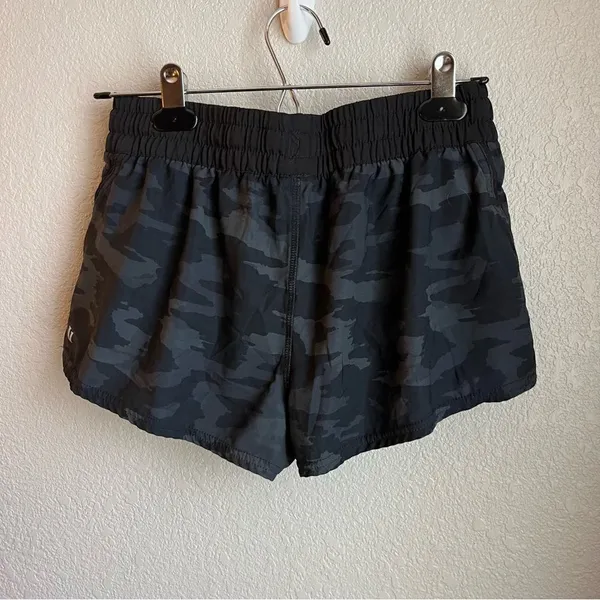 Vuori Clementine Short Camo 2” - Image 10