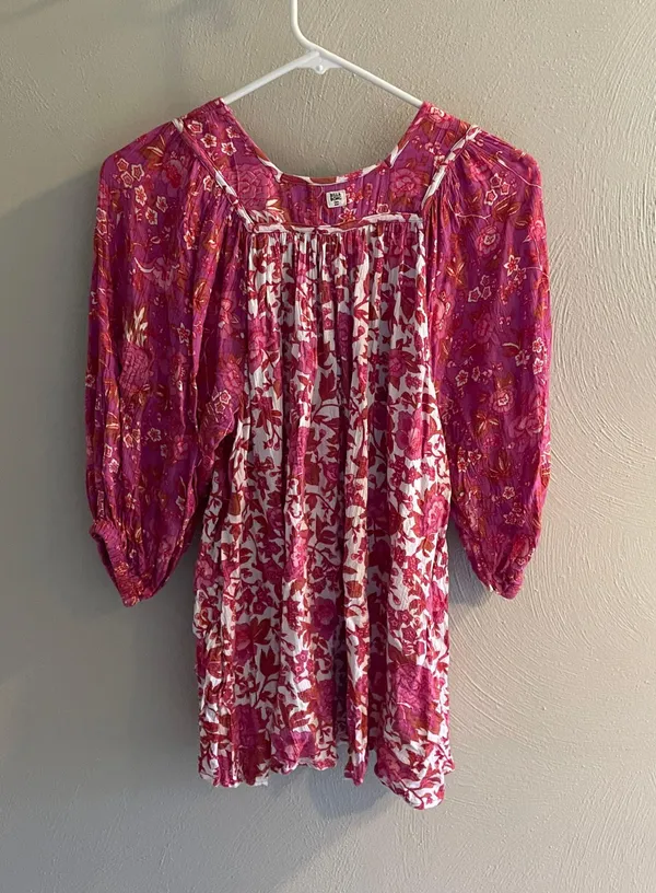 Billabong Floral Pink and White 3/4 Sleeve Blouse - Image 4