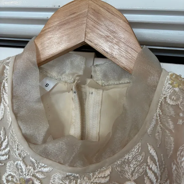 Floral and Sequin Wedding Dress Size Small‎ - Image 4