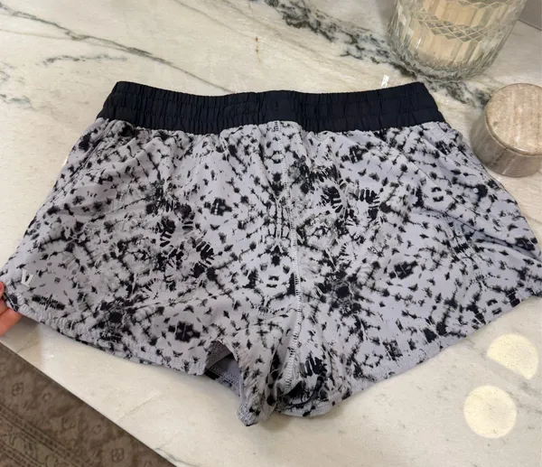Vuori Shorts Clementine - Image 2