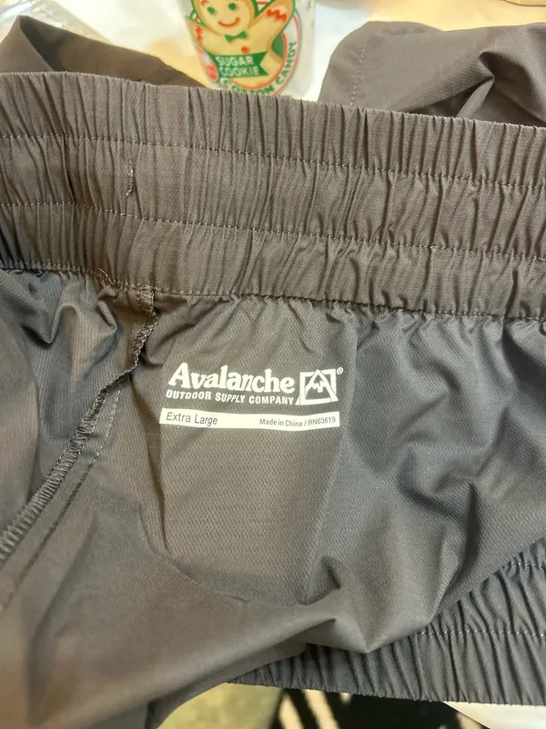 Avalanche Women’s Shorts XL - Image 9
