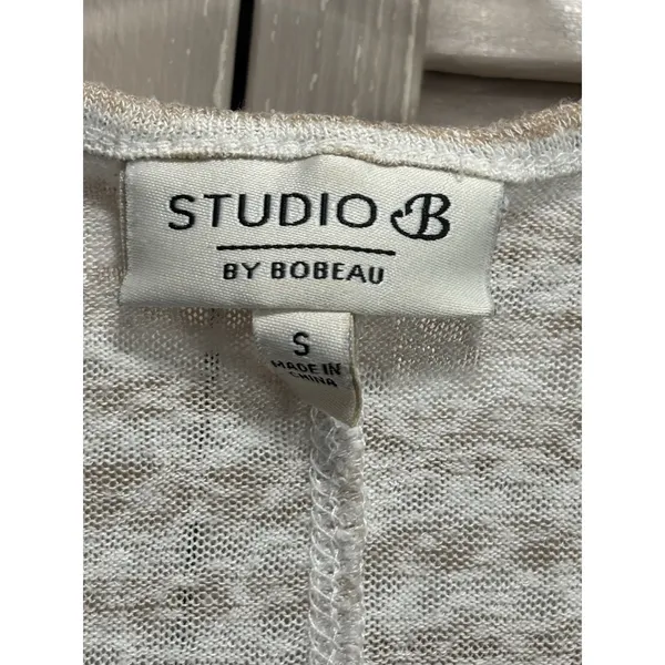 Studio B Beige/White Striped Short Sleeve Buttons V‎ Neck Size Small High/Low - Image 2
