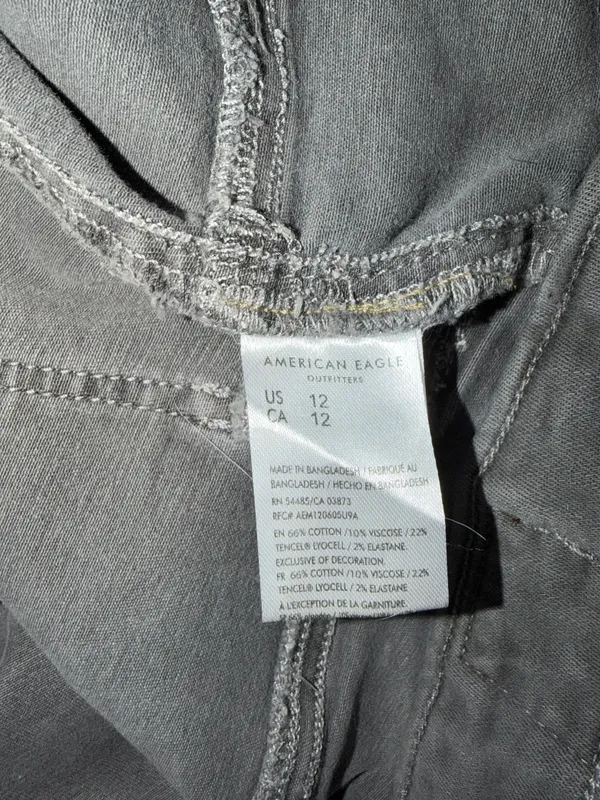 American Eagle Jeans - Image 3