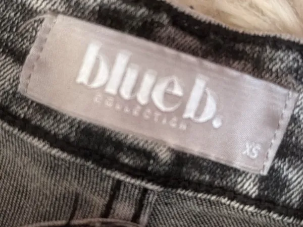 Blue B Rhinestone High Rise Cropped Flare Jeans in washed black XS/25 - Image 10