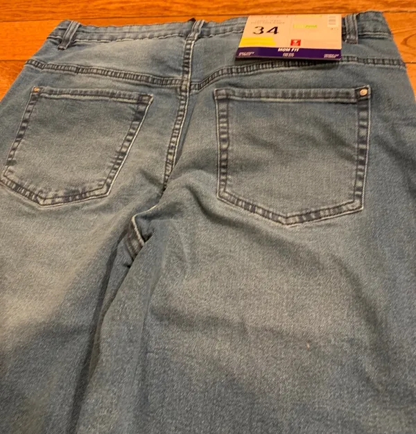 Esmara vintage inspired 90s mom-jean inspo fashion jeans in mid blue size 34 - Image 13