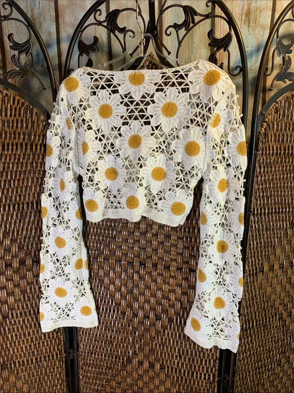 Moon & Madison Sunflower Knit Crop Cardigan Size M - Image 5