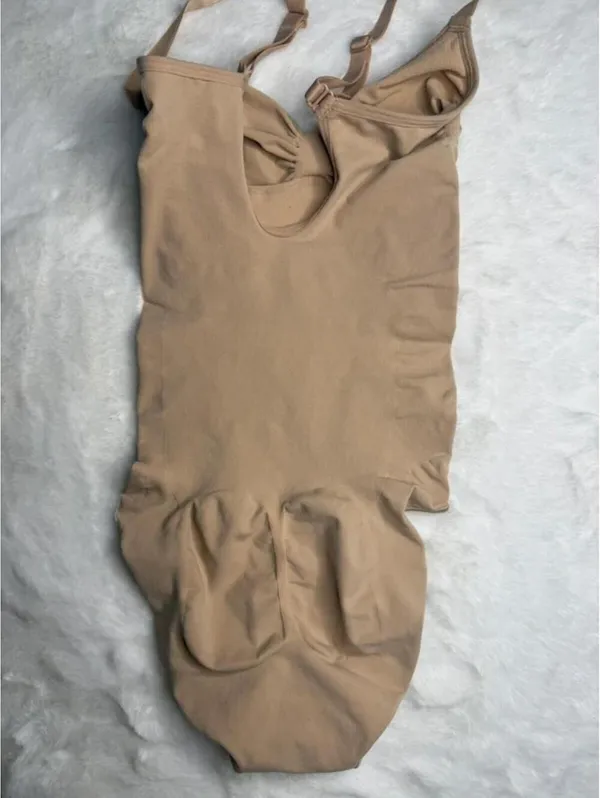 SKIMS Seamless Sculpt Brief Bodysuit Clay Small NEW - Image 3