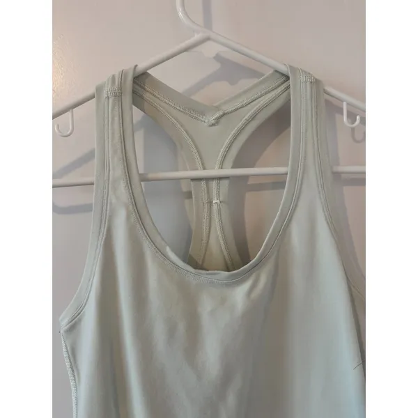lululemon tank top NO SIZE TAG - Image 2