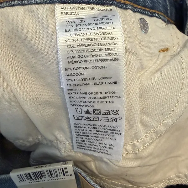 NWT Signature Levi Strauss Heritage Mid Rise Boyfriend Jeans Blue Distress 2 W26 - Image 5