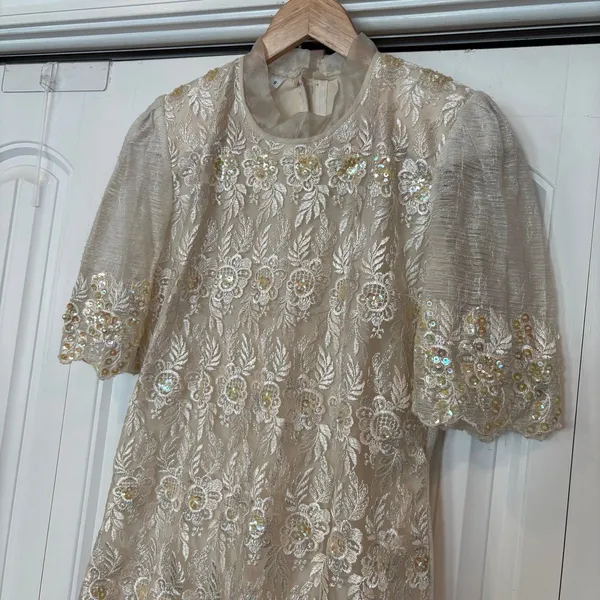 Floral and Sequin Wedding Dress Size Small‎ - Image 3