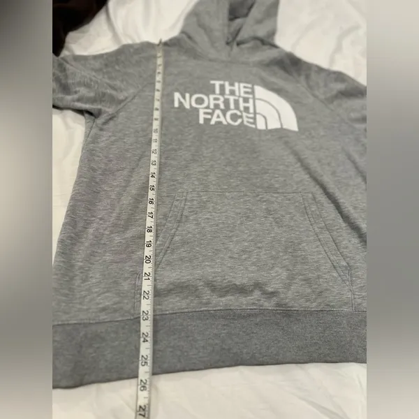 The North Face Women’s Sz: L Hoodie Sweatshirt Gray Half Dome Logo Pullover. - Image 4