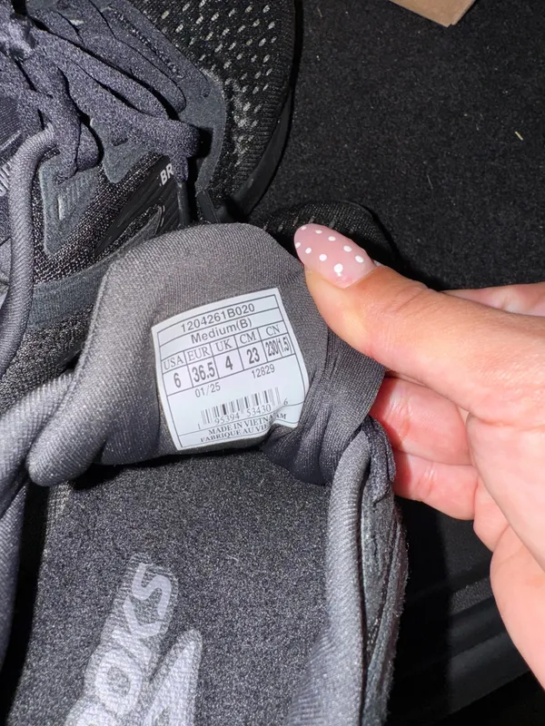 Brooks Tennis Shoes - Image 3