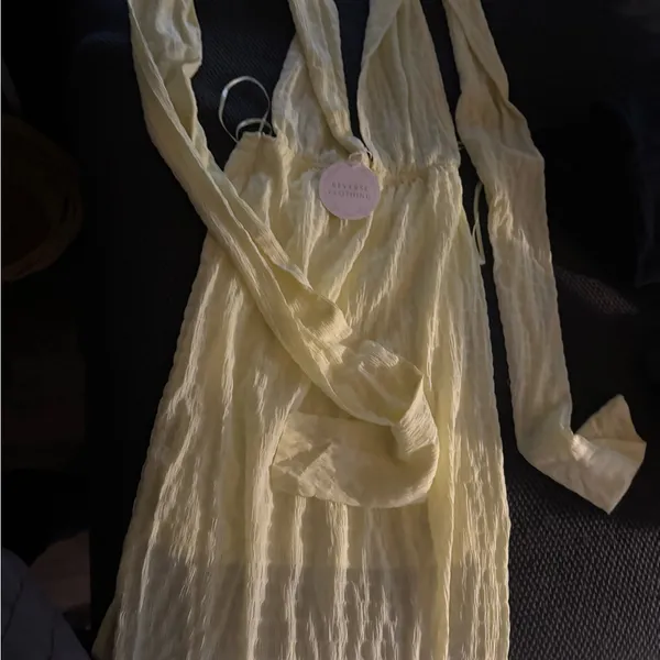 Elegant Butter Yellow Maxi Dress - Image 10