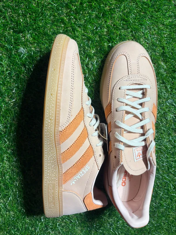 Adidas Handball Spezials unisex style and colors. - Image 5