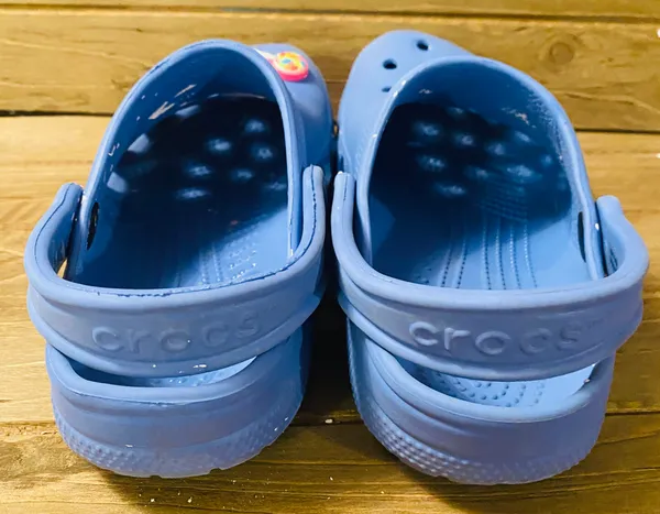 Crocs lite blue men's size 4 women size 6 - Image 3